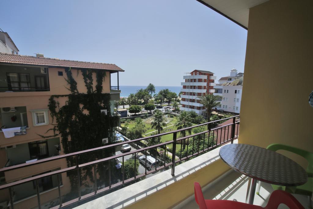 Ustun Apart Pansiyon Alanya Rum bild