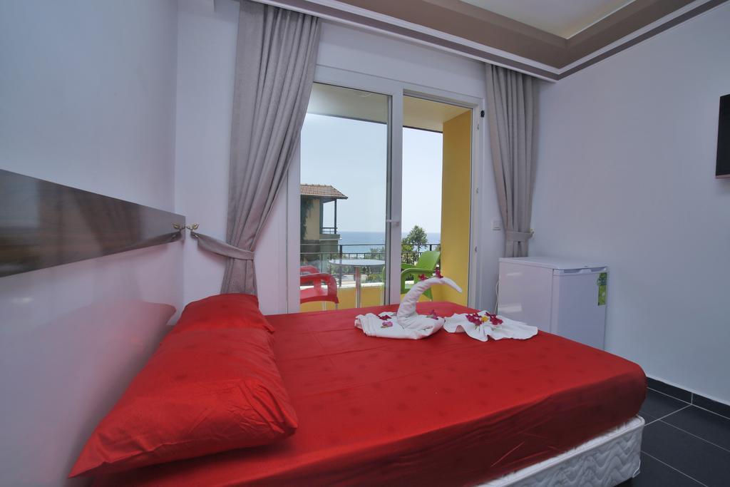 Ustun Apart Pansiyon Alanya Rum bild